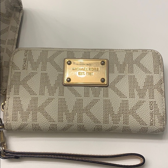 Michale Kors bag and matching wallet - Picture 2 of 2